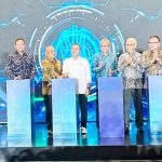 7월 28일 자카르타에서 줄키플리 하산(Zulkifli Hasan) 무역부 장관이 참석한 가운데 암호화폐 자산 선물 거래소 출범이 열리고 있다. (1)_Edited