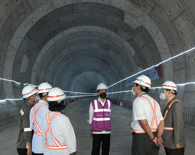 中자본 투입 자카르타-반둥 고속철 개통 또 연기하나… “안전 강조”