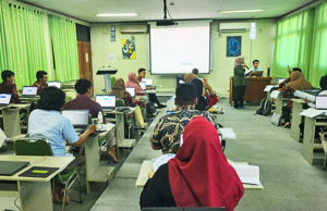 프라보워 대통령, 전국 학교에 스마트보드 21만여 대 보급