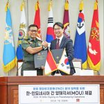 한국 국방부와 인도네시아 군사령부는 지난 2023년 7월 25일 평화 유지군의 역량을 강화하기 위한 협력에 서명하고 있다. 사진 인도네시아 국방부