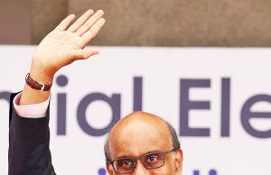 싱가포르 샨무가라트남 대통령 취임…”다인종주의 강화”