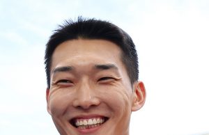 우상혁, 한국최초 다이아몬드 파이널 우승…파리올림픽 기준 기록 통과