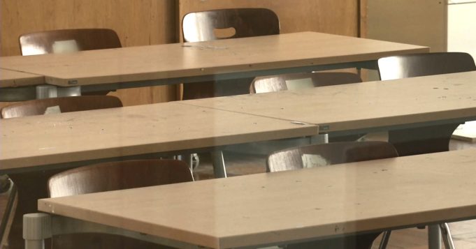 고교생이 교실서 여 담임교사 5분간 폭행