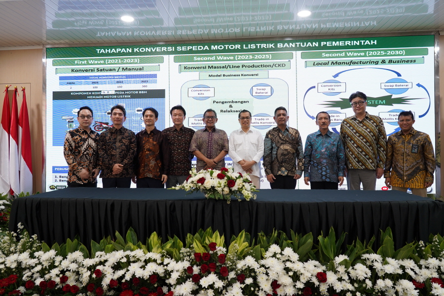 ▲ 한국배 배터리 기업 '티디엘글로벌(TDLG)'이 지난 14일 인도네시아 에너지·광물자원부, 신재생에너지 부처(EBTKE), 인도네시아 전력공사(PLN)와 전기 모빌리티 사업 협력을 위한 업무 협약을 체결했다. (사진=티디엘글로벌)