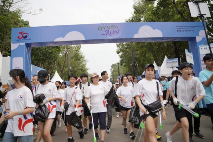 함께 달리며 우정을 쌓은 ‘한-인니 협동 플로깅’