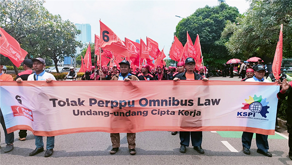▲노동단체 고용창출법 폐지 시위