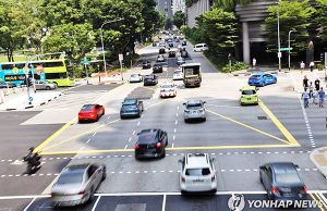 싱가포르서 승용차 사려면 ‘차값 빼고’ 최소 1억원