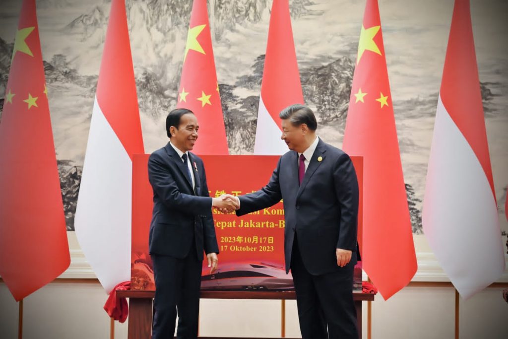 조코위 대통령과 시진핑 중국 국가주석이 2023년 10월 17일 화요일 베이징 인민대회당에서 양국 양자 회담을 가졌다. (사진 내각사무처 BPMI Setpres)