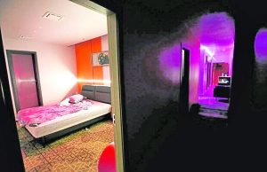 필리핀 인신매매 건물 급습, 한국인 포함 600명 구금