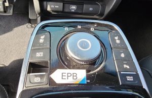 아찔한 급가속, 브레이크 안듣는다면…”EPB 켜고 기어는 중립에”