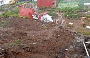 토바호수 인근서 폭우에 산사태…12명 실종돼