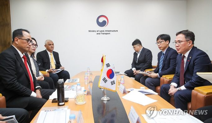 부디 교통부 장관, 서울서 국토교통부 방문