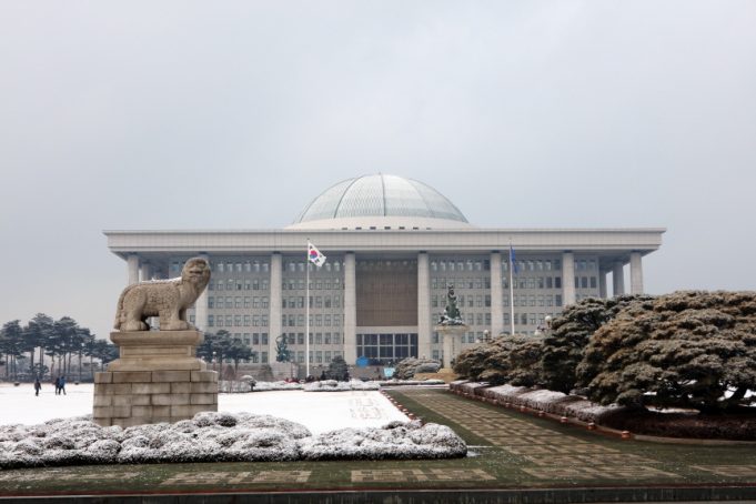 임금 체불 사업자 출국금지 법안 국회 본회의 통과