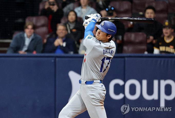 오타니 쐐기타…다저스, 샌디에이고 꺾고 MLB 서울 개막전 승리