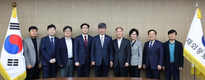 재외동포청, 정책자문위원 11명 위촉…위원장에 박인기 교수