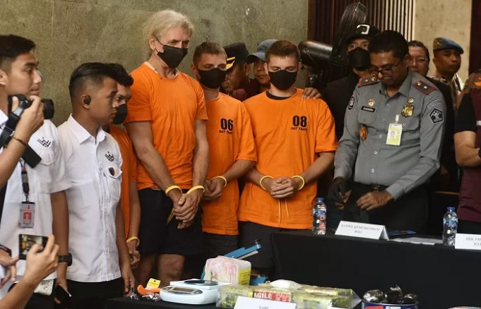 발리서 1급 마약 제조 유통한 간 큰 외국인