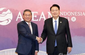 4년5개월만에 서울서 한일중 정상회의 개막