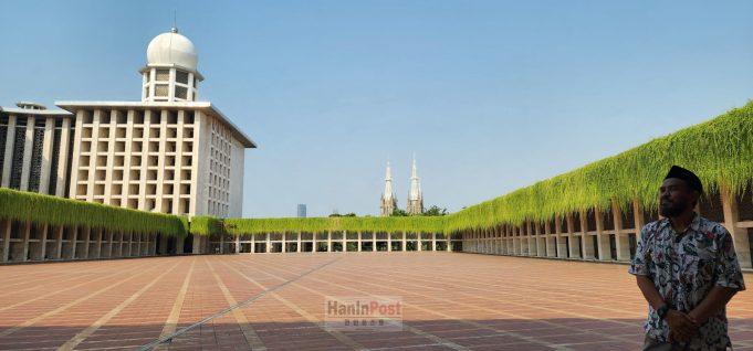 ‘세계 최다 무슬림’ 인니 찾는 교황, 동남아 최대 모스크 방문