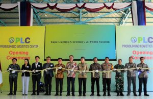 동남아 수출 거점…인니 프로볼링고항 물류센터 준공