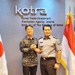 7월4일 법무부 지식재산청(DJKI) 국장은 이장희 코트라 자카르타 무역관장과 상표권 문제를 협의하고 기념 사진