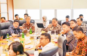 Airlangga 장관의 경제 성장동력 브리핑 내용은