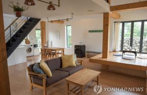 에어비앤비, 영업신고 의무화…플랫폼내 미신고 숙소 퇴출