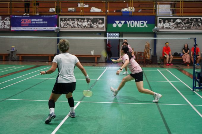 교민배드민턴대회 36개팀 열띤 경기 펼쳐… “김주다엘 최우수 선수”