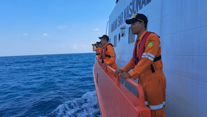관광지 발리 앞바다서 유조선 폭발 사고…5명 숨져