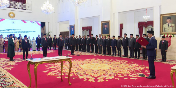 (속보) 퇴임 2달 전 조코위 장차관 교체 내각 개편… “신정부 출범 지원”