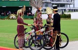 (영상) 외신으로 본 독립기념식…신수도 ‘건설지연’에 행사 두곳서 열어