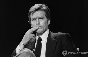 ‘세기의 미남’ 프랑스 명배우 알랭 들롱 88세로 별세