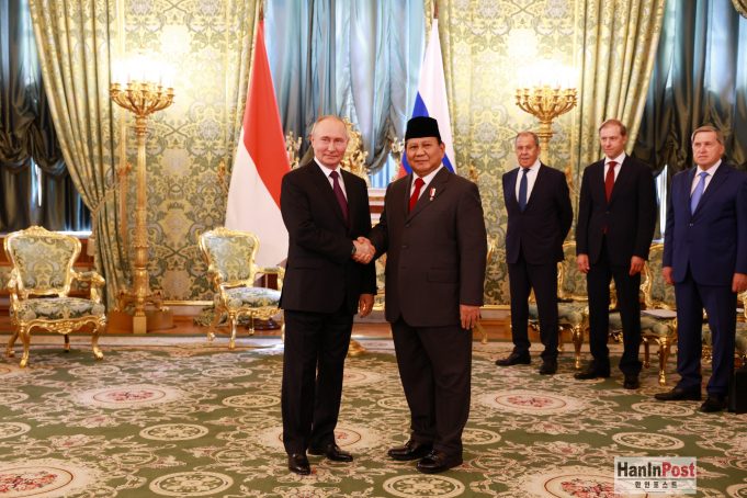 비동맹 중립 인니, 11월 러시아와 첫 합동 해군훈련