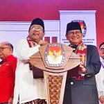 ▲8월 28일 선관위에서 투쟁민주당 Pramono Anung과 Rano Karno 후보가 자카르타 주지사 부지사에 출마하고 있다.