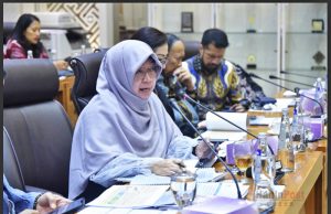 “중산층 감소 원인 비생산적인 정책은 무엇인가”