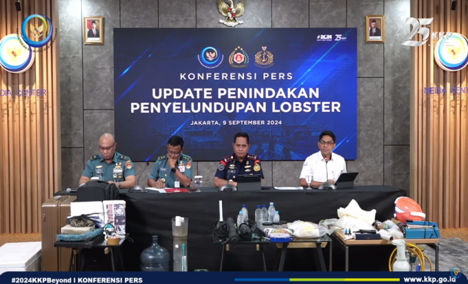 보고르에서 밀반출용 랍스터 종자 5만여 마리 압수