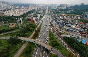 ‘민족 대이동’ 추석 연휴 첫날, 전국 귀성·관광객 북적