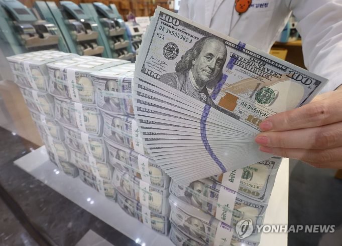 美 관세 통보, 루피아 환율 ‘살얼음판’…주간 기준 약세 전환