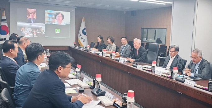 재외동포 ‘복수국적 연령 하향’ 설문 조기 종료… “참여도 높아”