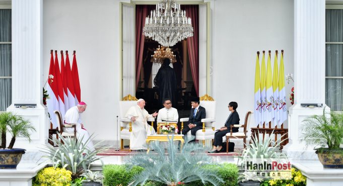 (풀영상) 프란치스코 교황 인도네시아 국빈방문 대통령궁 환영행사