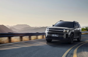 현대 All-New SANTA FE, 첨단 기술과 하이브리드 및 가솔린 엔진 옵션으로 출시