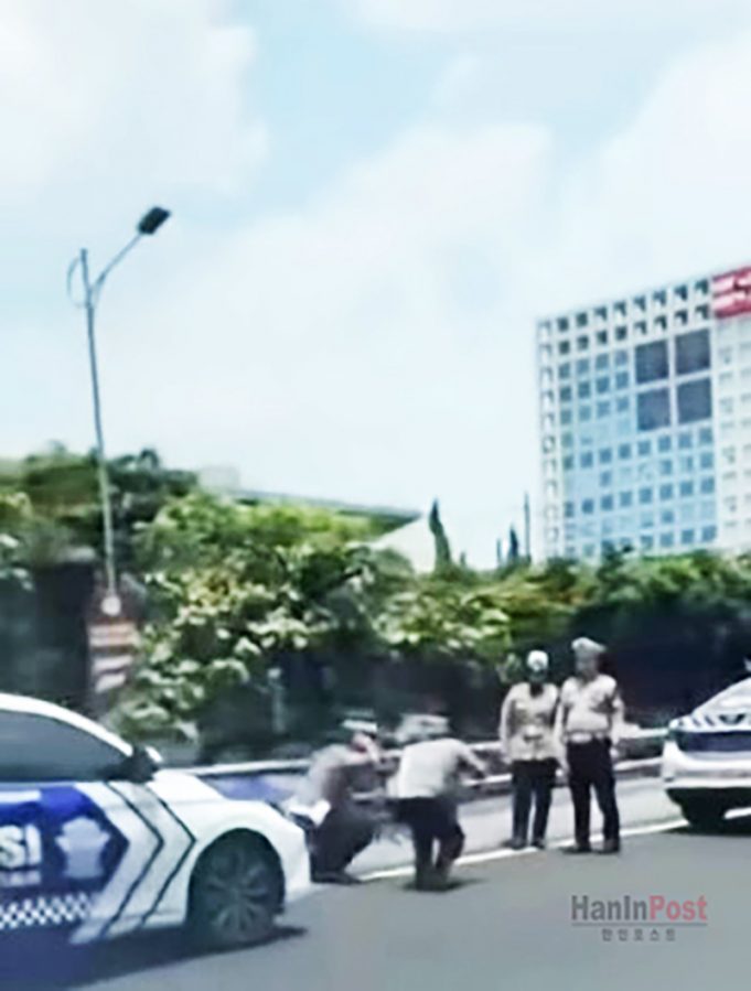 근무 지각 경찰관들의 ‘쪼그려 뛰기’ 처벌 영상 논란