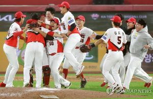 ‘최강 KIA’ 짜릿한 뒤집기로 7년 만에 KS 우승…’V12′ 금자탑