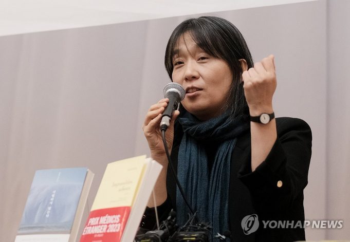 (영상) “한국의 한강”…K문학, 노벨 문학상 거머쥐다