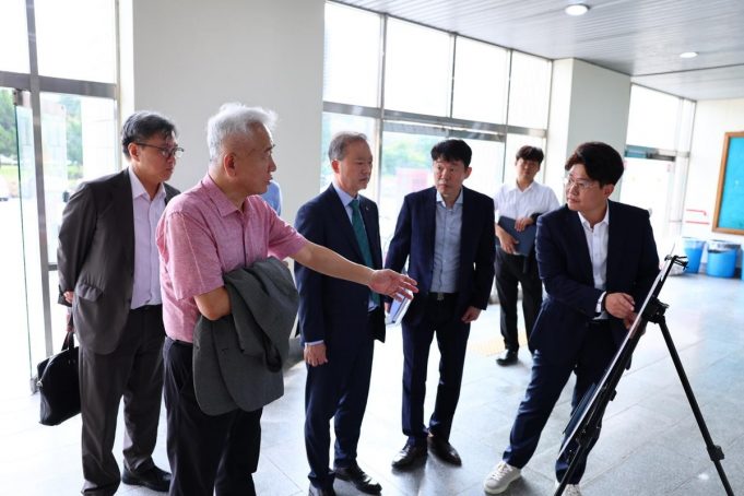 이상덕 동포청장, 세계한인비즈니스대회 점검·자원봉사단 격려