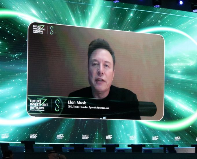 머스크 “한국 인구 3분의 1로 줄어들 것…세계 인구붕괴, 장기적 위협”