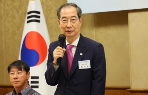 한총리 “전 세계, 한국과 협력 원해”…자카르타서 동포간담회