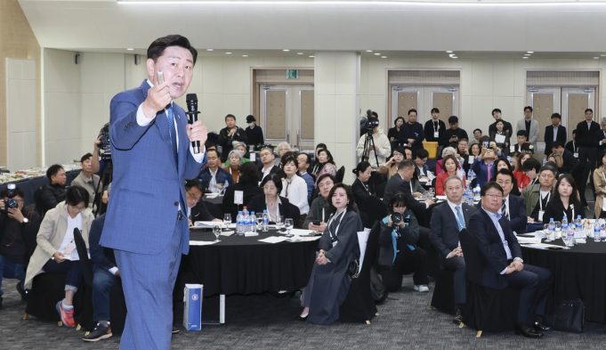 “전북으로 오세요”…전북도지사, 한인비즈대회서 투자설명회