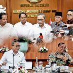 ▲줄키플리 하산 식량조정부 장관이 무역부 청사에서 식량 조정회의를 주관하고 있다. 2024.10.29