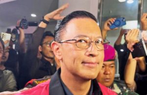 아니스 선대본부장 톰 렘봉 전 무역부 장관, 설탕 수입 비리 의혹으로 피의자 지명