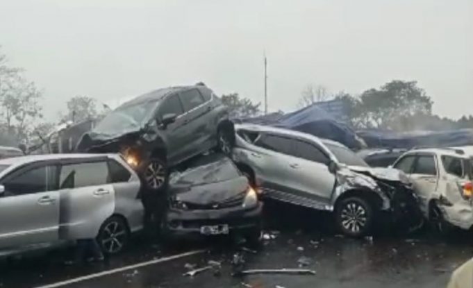 도로, 살인 기계로 전락하나 2024년 교통사고 15만 건 돌파, 사망자 2만 7천 명